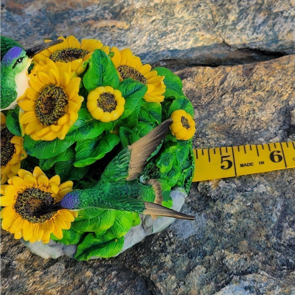 ‎Hummingbird Sunflower Trinket Box - Picture 6 of 15